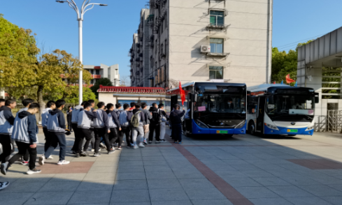 含山長運公交公司承接學(xué)校旅游包車