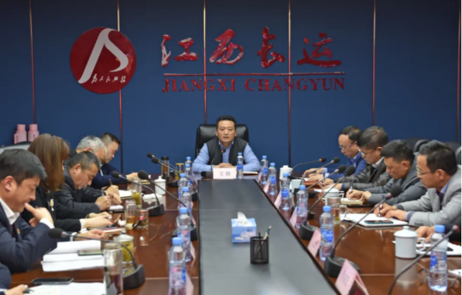 江西長運(yùn)召開“自信、團(tuán)結(jié)、奮進(jìn)，做一個經(jīng)得起時間檢驗的市政公用人”座談會 王曉出席并講話