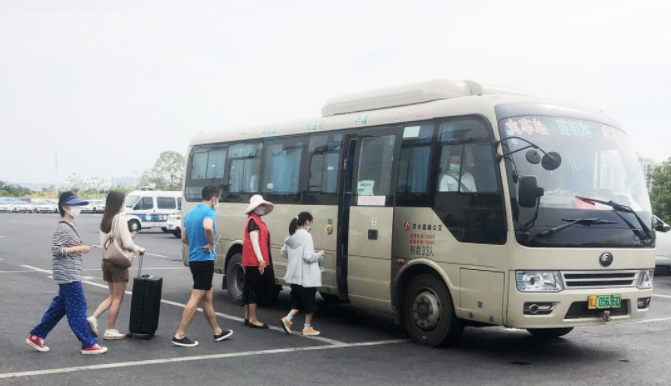萍鄉(xiāng)長(zhǎng)運(yùn):武功山旅游專線 打造交旅合作優(yōu)質(zhì)品牌