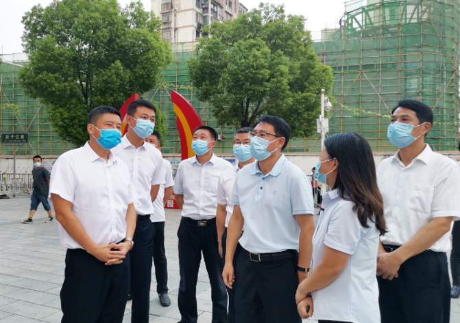 江新洪一行深入南昌長(zhǎng)途汽車(chē)站督導(dǎo)疫情防控、文明創(chuàng)建工作 占梁陪同