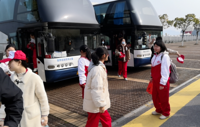 都市城際公交:旅游客運分公司承接研學(xué)游運輸任務(wù)