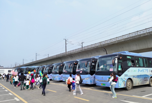 九江長運:廬山公交 春游時節(jié)運輸忙