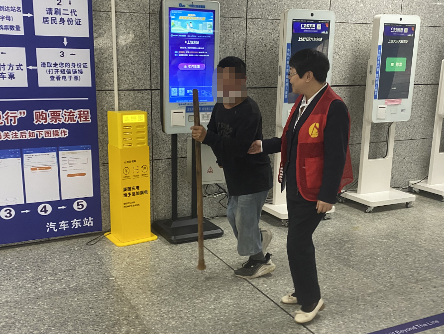 上饒汽運(yùn):開(kāi)通綠色通道 助力旅客順利乘車