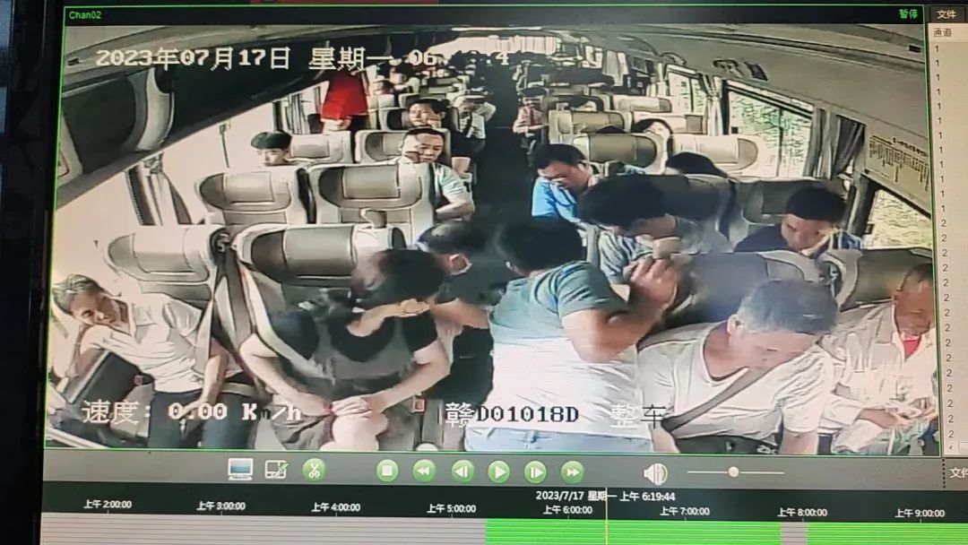 吉安公司:感動 發(fā)生在吉安至安福的公交車廂里