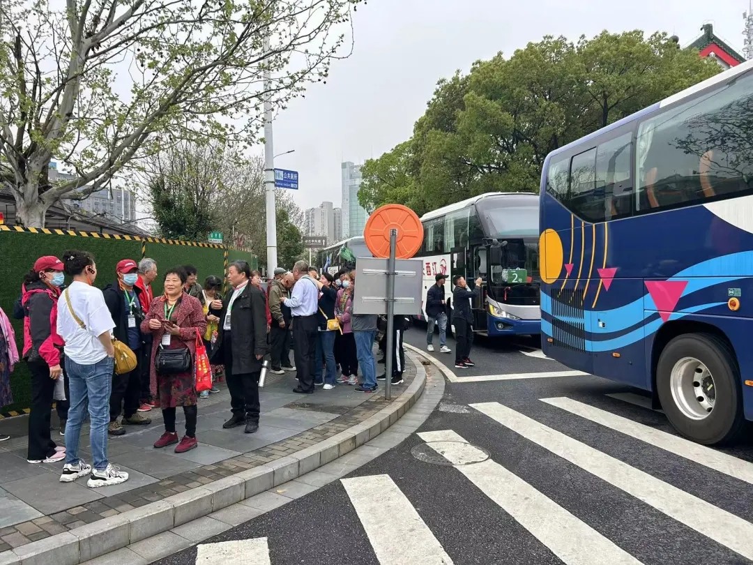 都市城際公交:承接長(zhǎng)期旅游用車業(yè)務(wù)