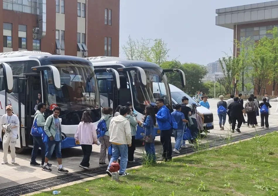 九江長(zhǎng)運(yùn):旅游分公司圓滿完成全球青少年模擬世界遺產(chǎn)大會(huì)運(yùn)輸保障工作