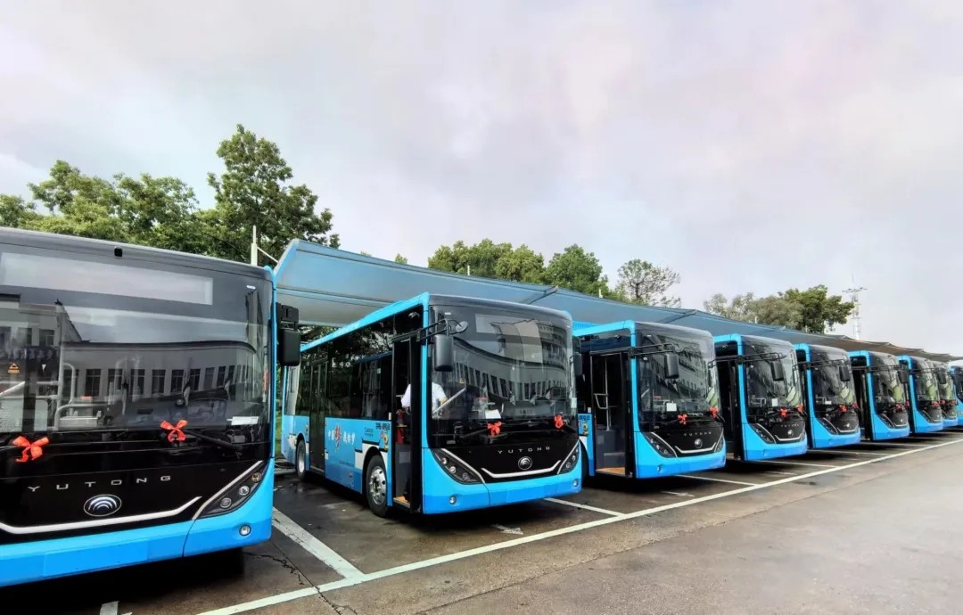 婺源公交:五一大禮包 8輛新純電動(dòng)公交車正式上線運(yùn)營啦!