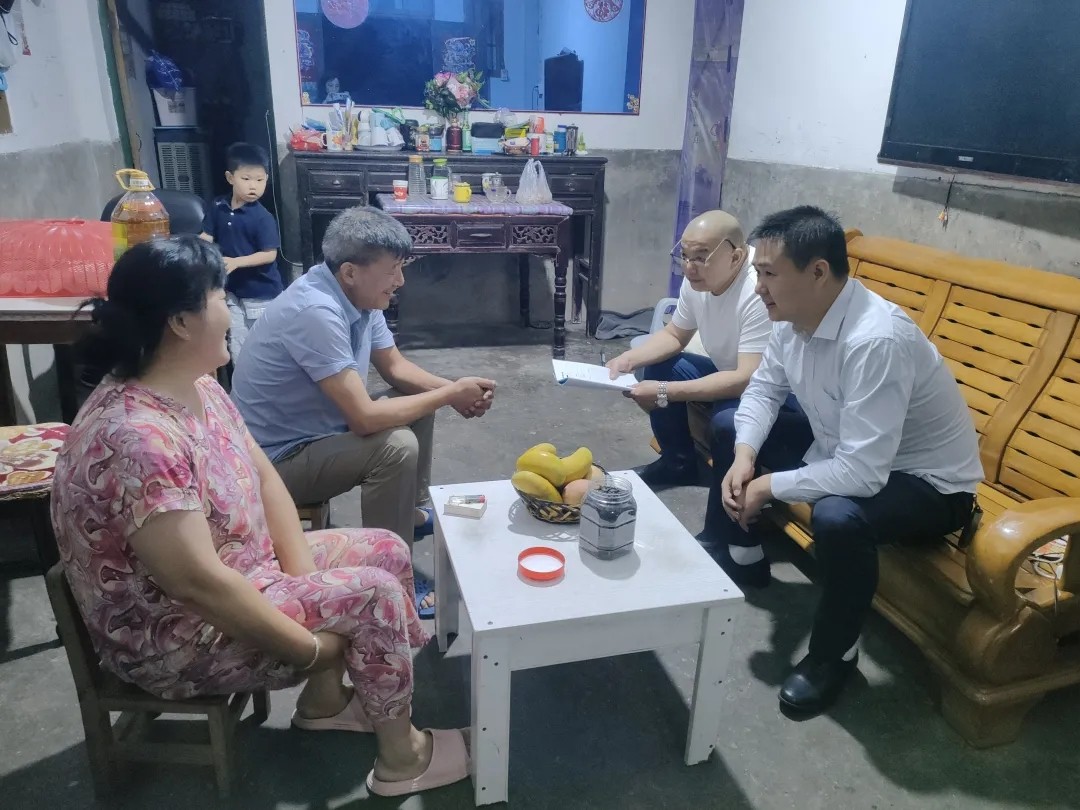 上饒汽運(yùn):開展駕駛員家訪工作