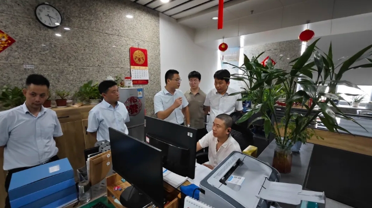 都市城際公交:南昌交投集團(tuán)安全檢查組深入旅游客運(yùn)分公司督查安全生產(chǎn)工作