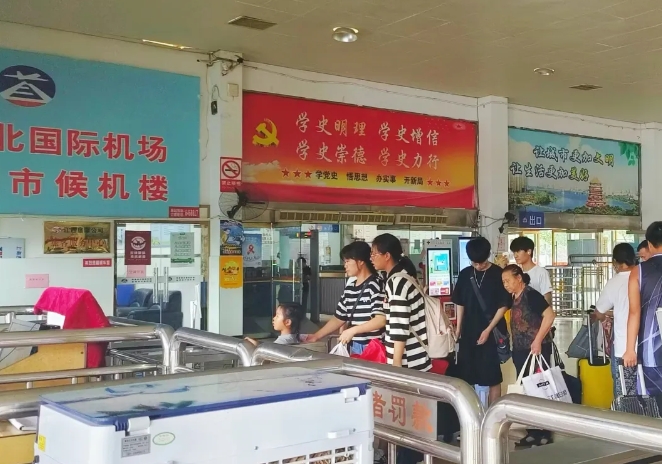 鷹潭長(zhǎng)運(yùn):?強(qiáng)化運(yùn)輸服務(wù)保障 護(hù)航國(guó)慶出行安全