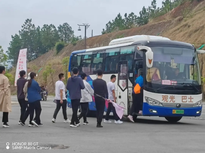 撫州長運(yùn):圓滿完成“和美村寨 民族團(tuán)結(jié)跑”運(yùn)輸保障任務(wù)