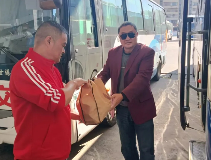 暖新聞 || 撫州長(zhǎng)運(yùn):高效服務(wù) 找回乘客遺失物品
